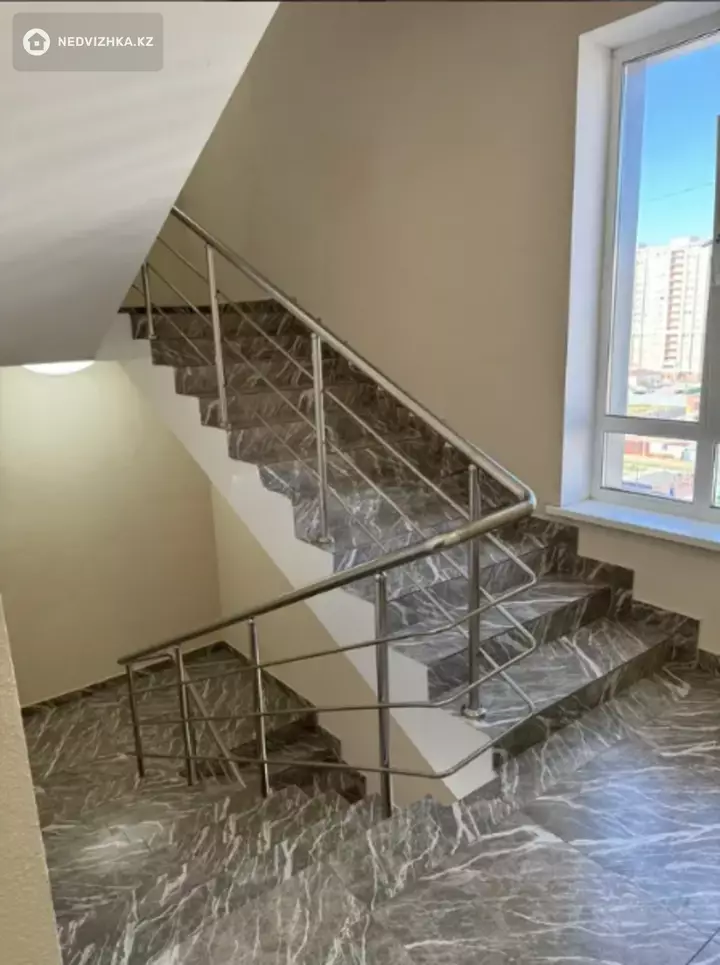 2-комнатная квартира, этаж 8 из 9, 63 м², 2-фотосурет