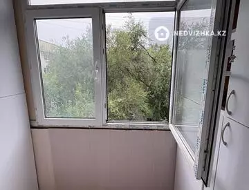 3-комнатная квартира, этаж 4 из 5, 70 м², миниатюра 12
