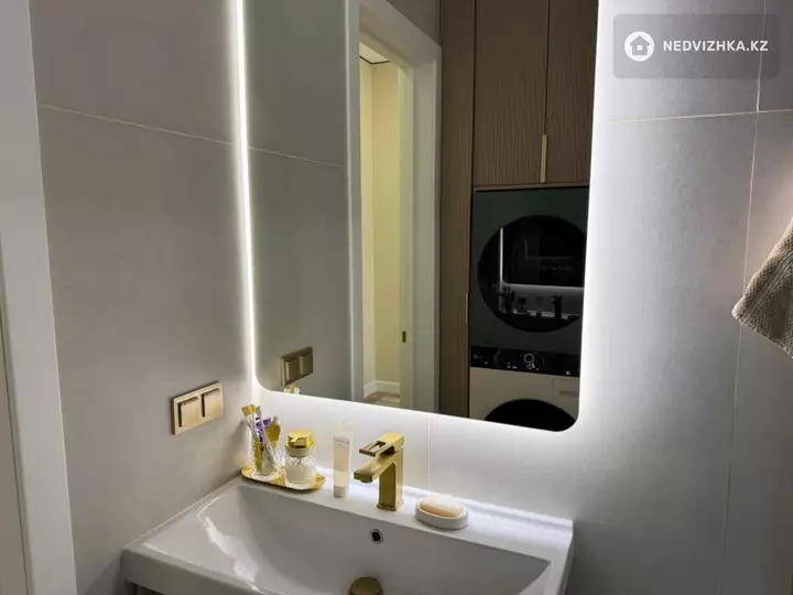 3-комнатная квартира, этаж 3 из 15, 73 м², фотография 2