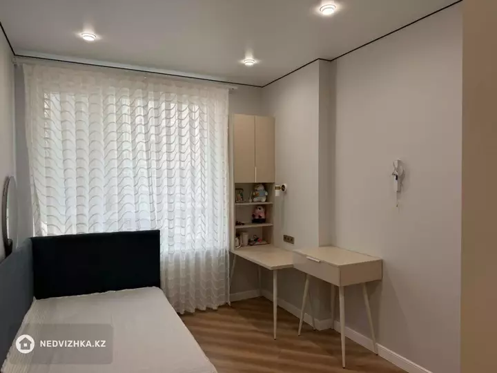 3-комнатная квартира, этаж 3 из 15, 73 м², фотография 4