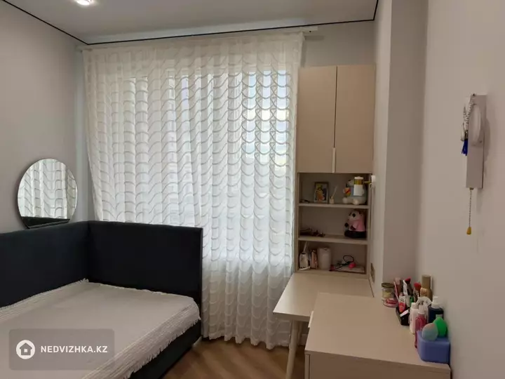 3-комнатная квартира, этаж 3 из 15, 73 м², фотография 5