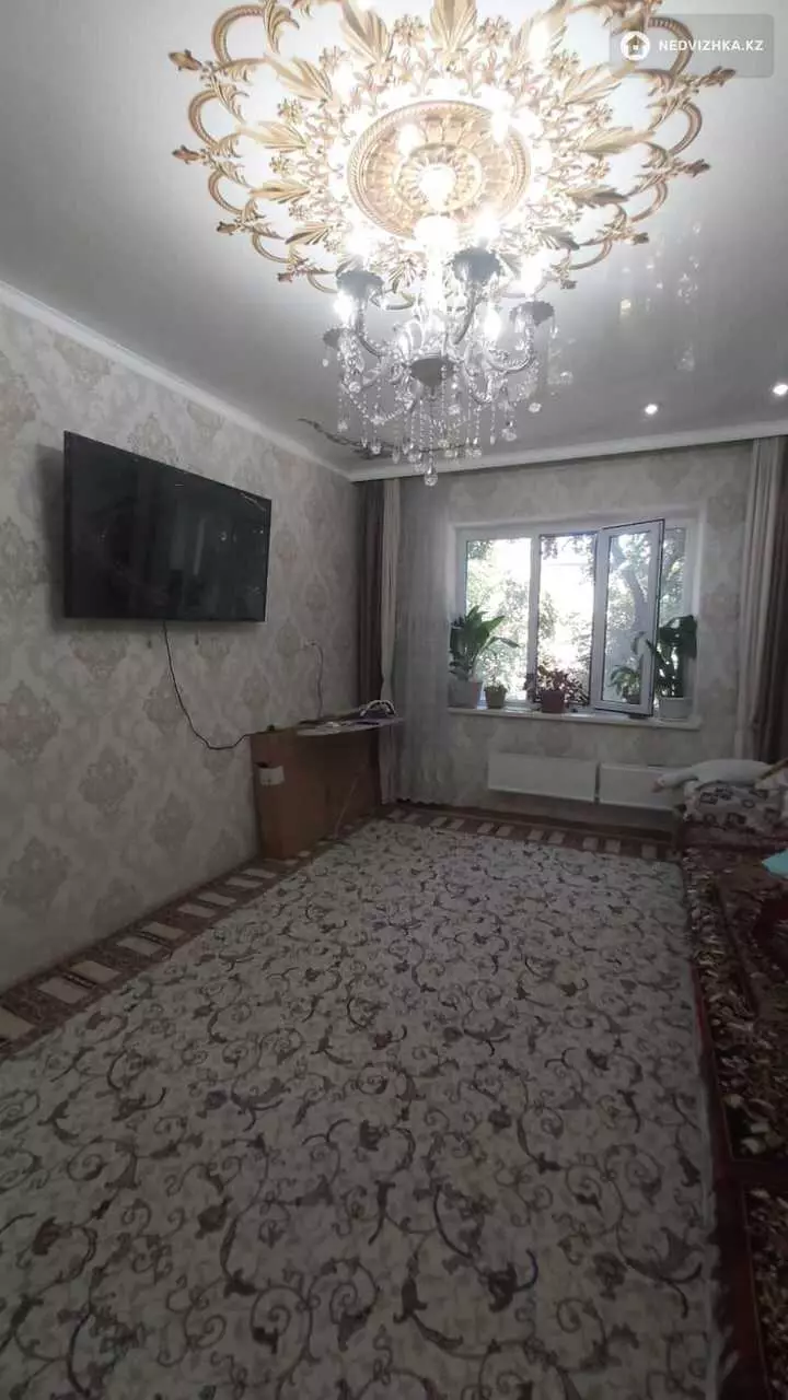 2-комнатная квартира, этаж 3 из 5, 54 м², фотография 2