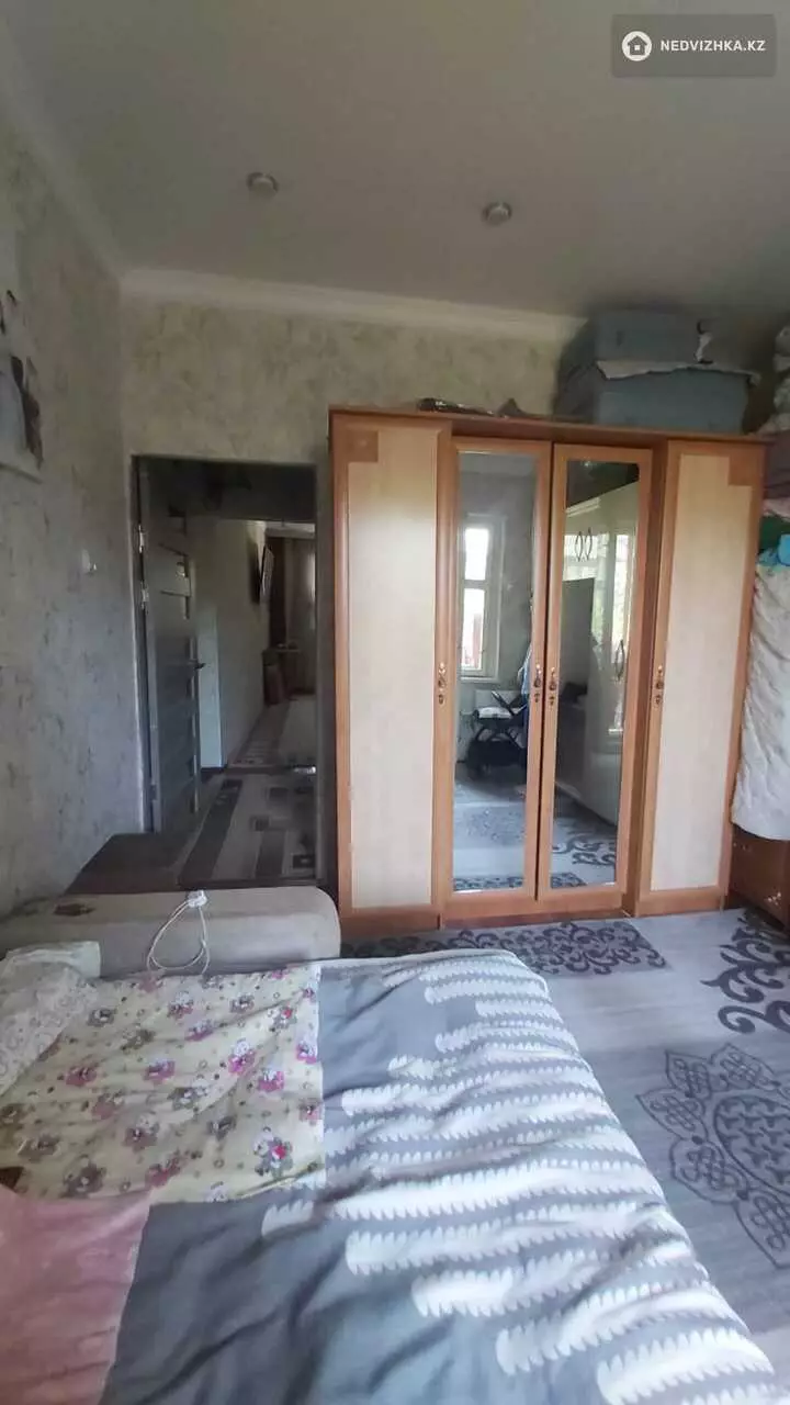 2-комнатная квартира, этаж 3 из 5, 54 м², фотография 3