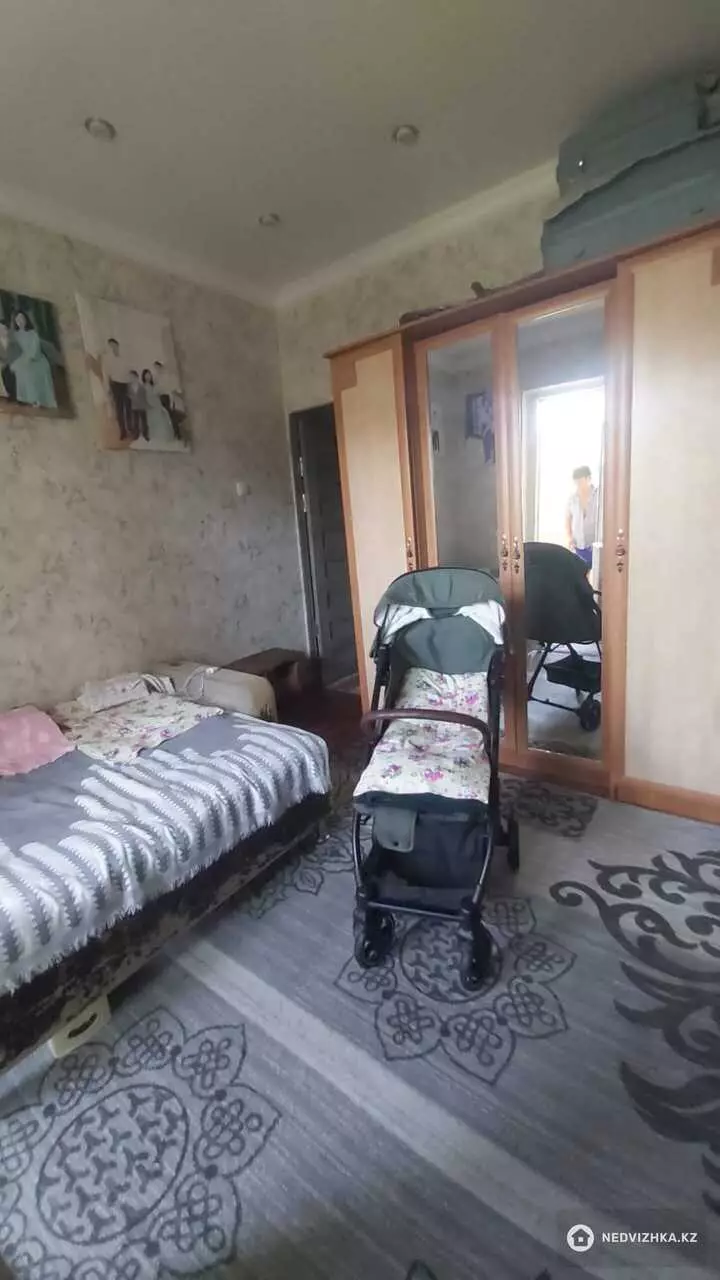 2-комнатная квартира, этаж 3 из 5, 54 м², фотография 4
