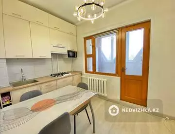 3-комнатная квартира, этаж 6 из 9, 72 м², миниатюра 1