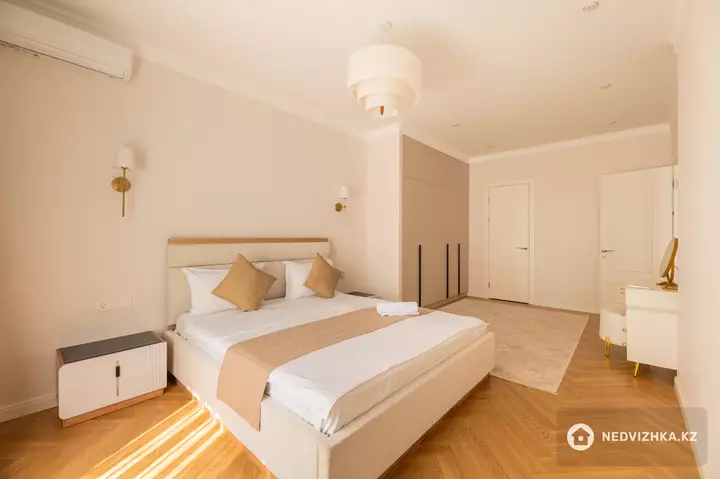 3-комнатная квартира, этаж 7 из 20, 85 м², Посуточно, фотография 2