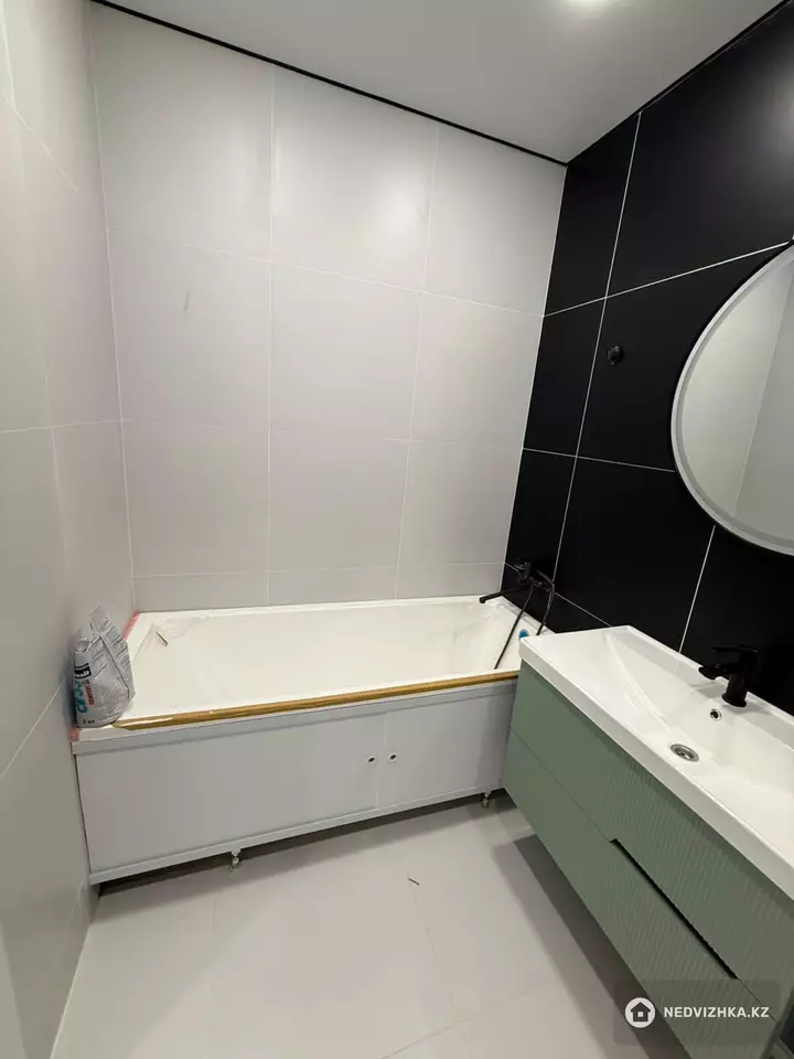 2-комнатная квартира, этаж 11 из 12, 71 м², фотография 2