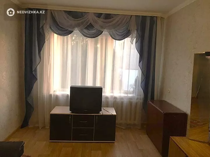 1-комнатная квартира, этаж 3 из 5, 36 м²