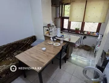 3-комнатная квартира, этаж 1 из 5, 74 м², миниатюра 2