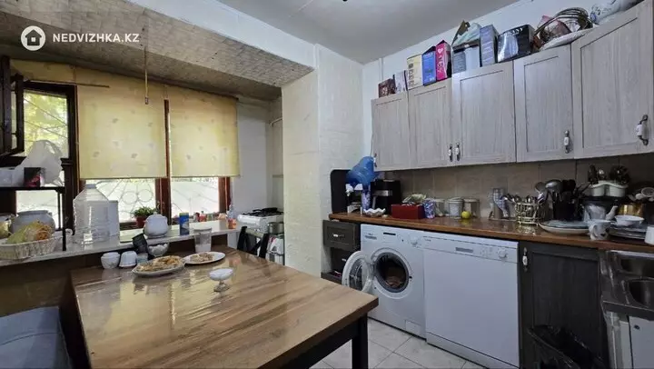 3-комнатная квартира, этаж 1 из 5, 74 м², фотография 3