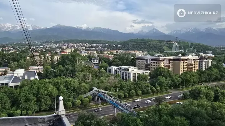 2-комнатная квартира, этаж 13 из 16, 70 м², фотография 2