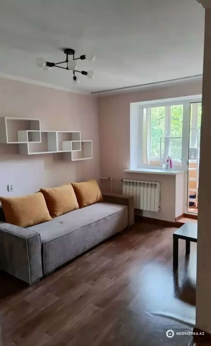 1-комнатная квартира, этаж 4 из 4, 36 м², фотография 2