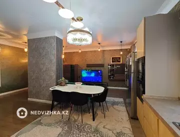 3-комнатная квартира, этаж 2 из 9, 90 м², миниатюра 2
