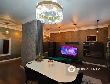 3-комнатная квартира, этаж 2 из 9, 90 м², миниатюра 1
