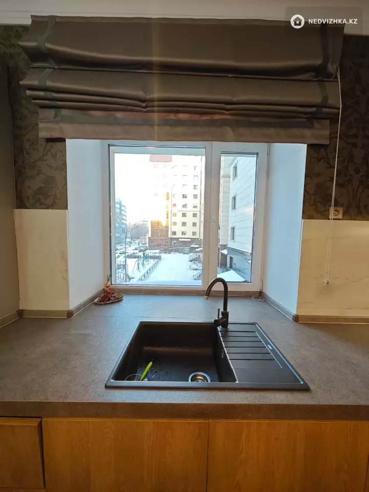 3-комнатная квартира, этаж 2 из 9, 90 м², фотография 5