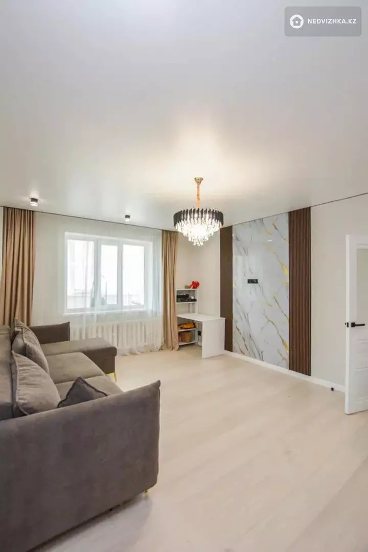 2-комнатная квартира, этаж 5 из 14, 65 м², фотография 2