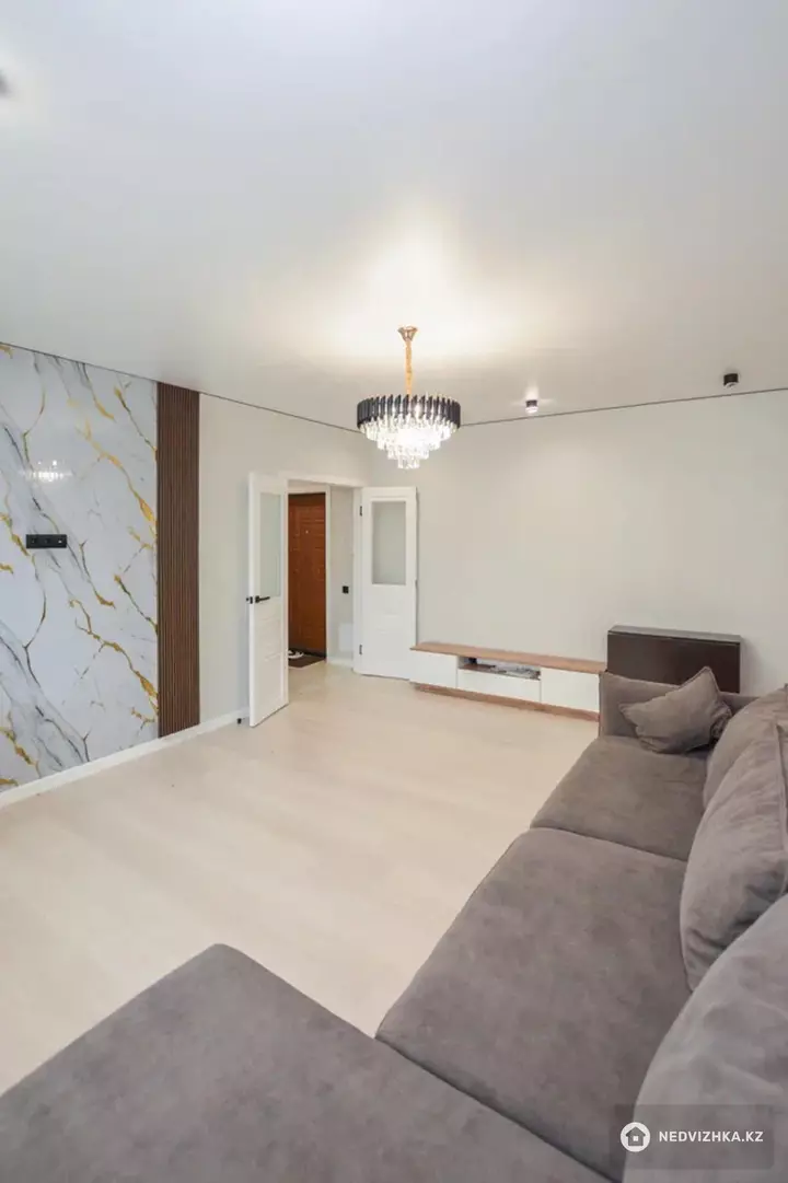 2-комнатная квартира, этаж 5 из 14, 65 м², фотография 4