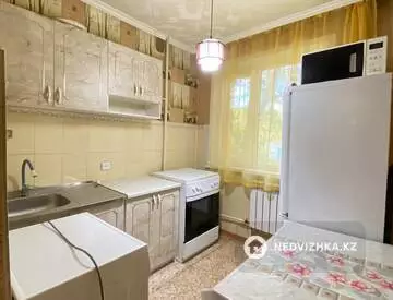 1-комнатная квартира, этаж 2 из 5, 31 м², миниатюра 2