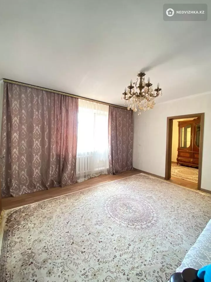 4-комнатная квартира, этаж 9 из 9, 79 м², фотография 3