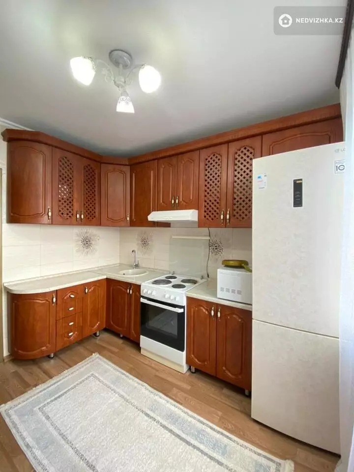 4-комнатная квартира, этаж 9 из 9, 79 м², фотография 2