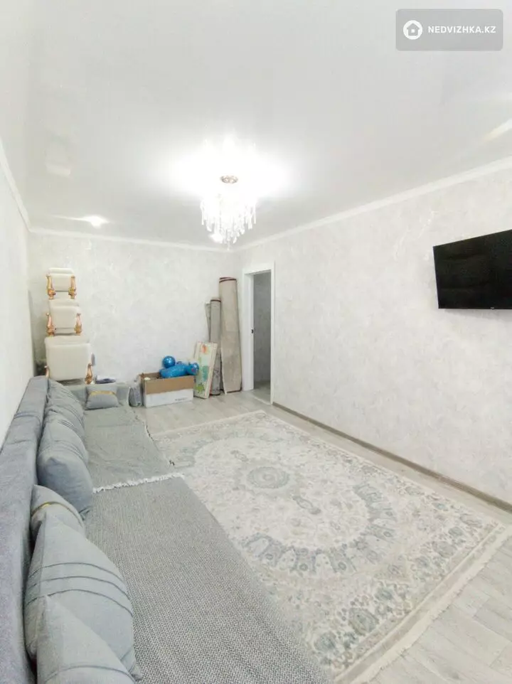 2-комнатная квартира, этаж 16 из 16, 52 м², фотография 2