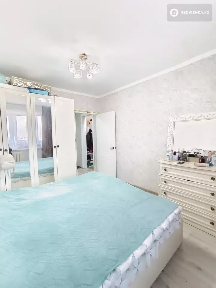 2-комнатная квартира, этаж 16 из 16, 52 м², фотография 4