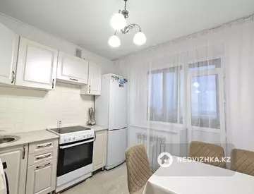 2-комнатная квартира, этаж 10 из 10, 50 м², миниатюра 3