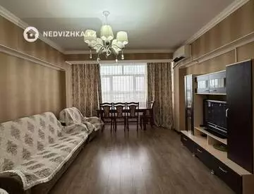 3-комнатная квартира, этаж 2 из 5, 97 м², миниатюра 1