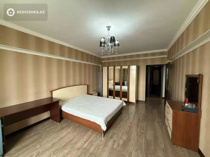 3-комнатная квартира, этаж 2 из 5, 97 м², фотография 3