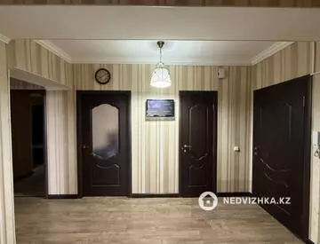 3-комнатная квартира, этаж 2 из 5, 97 м², миниатюра 6