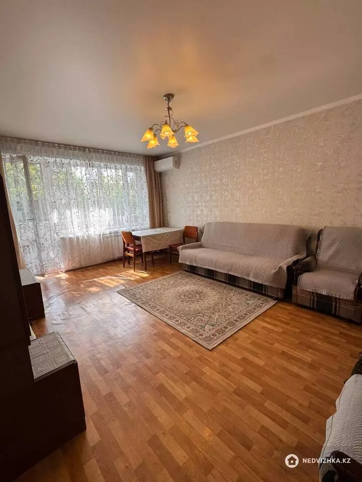 2-комнатная квартира, этаж 5 из 5, 64 м², фотография 2