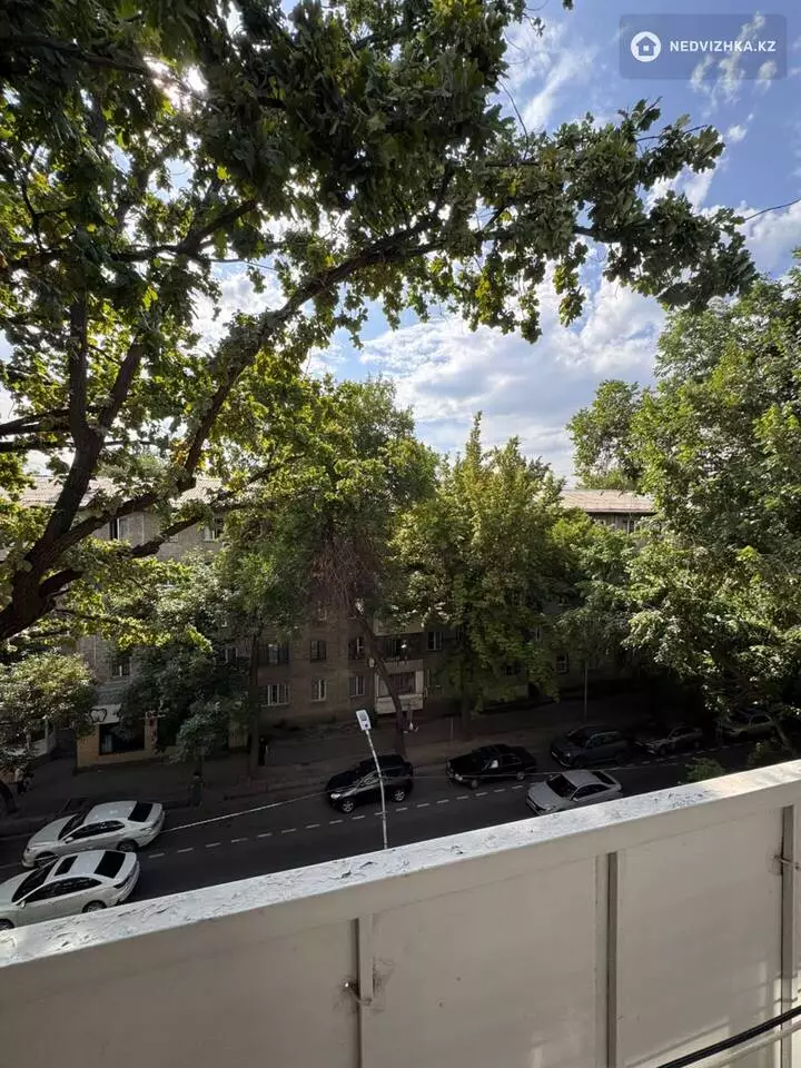 2-комнатная квартира, этаж 5 из 5, 64 м², фотография 4