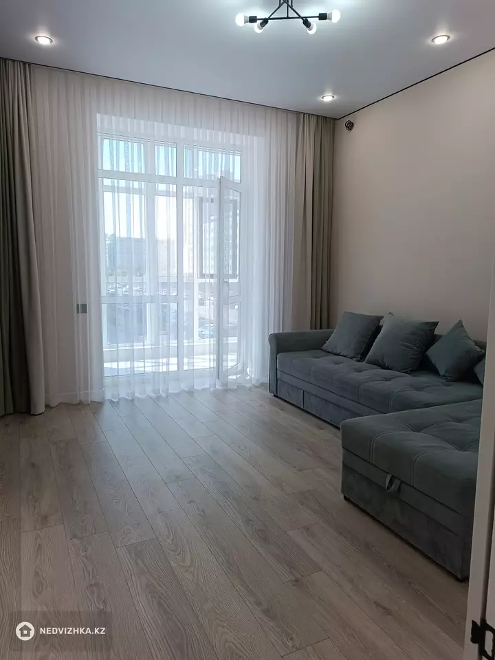 1-комнатная квартира, этаж 3 из 10, 38 м², На длительный срок, фотография 4