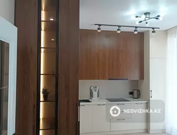 1-комнатная квартира, этаж 3 из 10, 38 м², На длительный срок