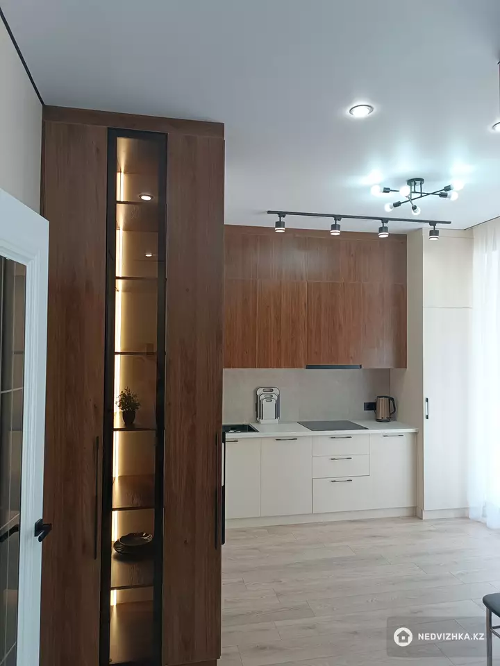 1-комнатная квартира, этаж 3 из 10, 38 м², На длительный срок, фотография 3