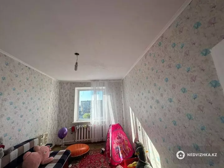 4-комнатная квартира, этаж 10 из 10, 76 м², фотография 2