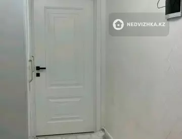 2-комнатная квартира, этаж 2 из 10, 62 м², миниатюра 1