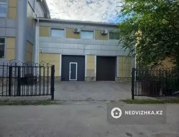 Офис, Склад и др., этаж 1 из 3, В бизнес-центре, 72 м², На длительный срок