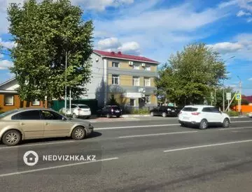Офис, Склад и др., этаж 1 из 3, В бизнес-центре, 72 м², На длительный срок