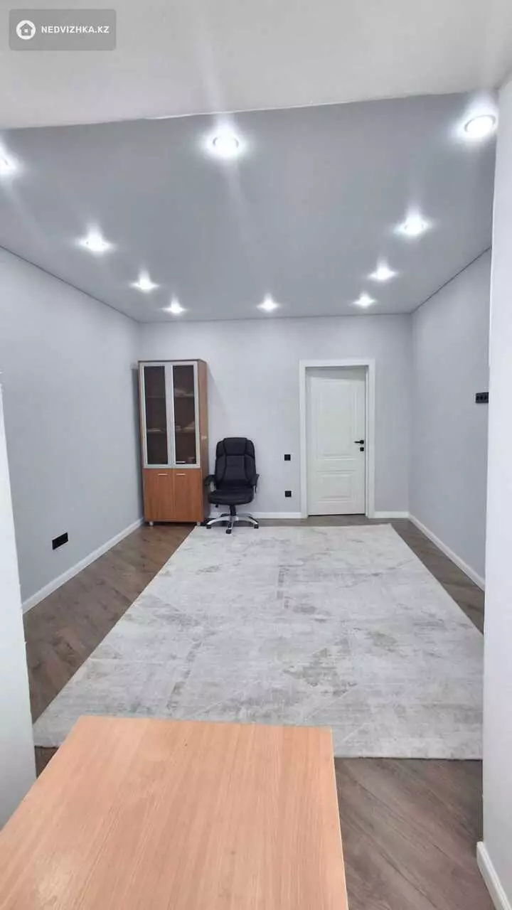 1-комнатная квартира, этаж 1 из 5, 52 м², фотография 2