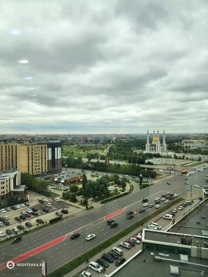 4-комнатная квартира, этаж 16 из 25, 130 м², Посуточно, фотография 2