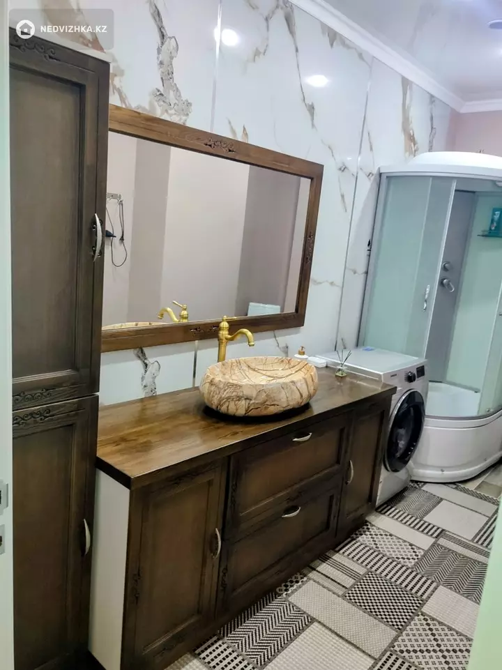 4-комнатная квартира, этаж 16 из 25, 130 м², Посуточно, фотография 3