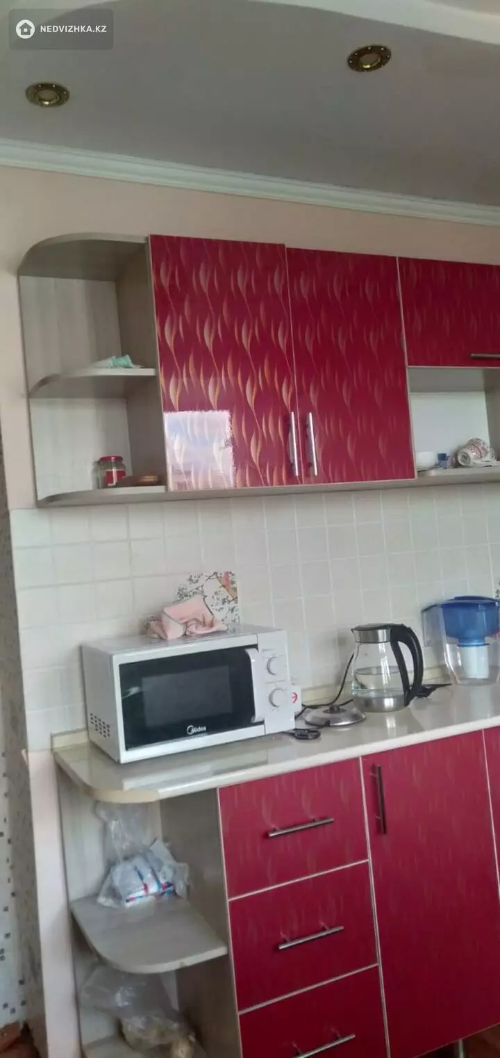 3-комнатная квартира, этаж 9 из 9, 81 м², фотография 3