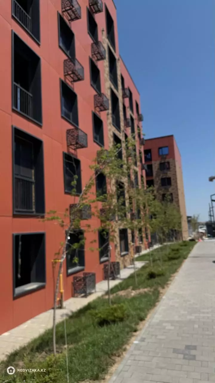 1-комнатная квартира, этаж 3 из 6, 74 м²