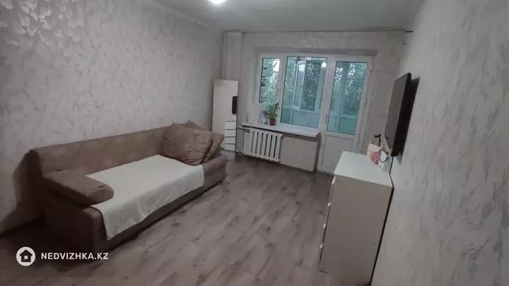 2-комнатная квартира, этаж 4 из 5, 44 м², фотография 3
