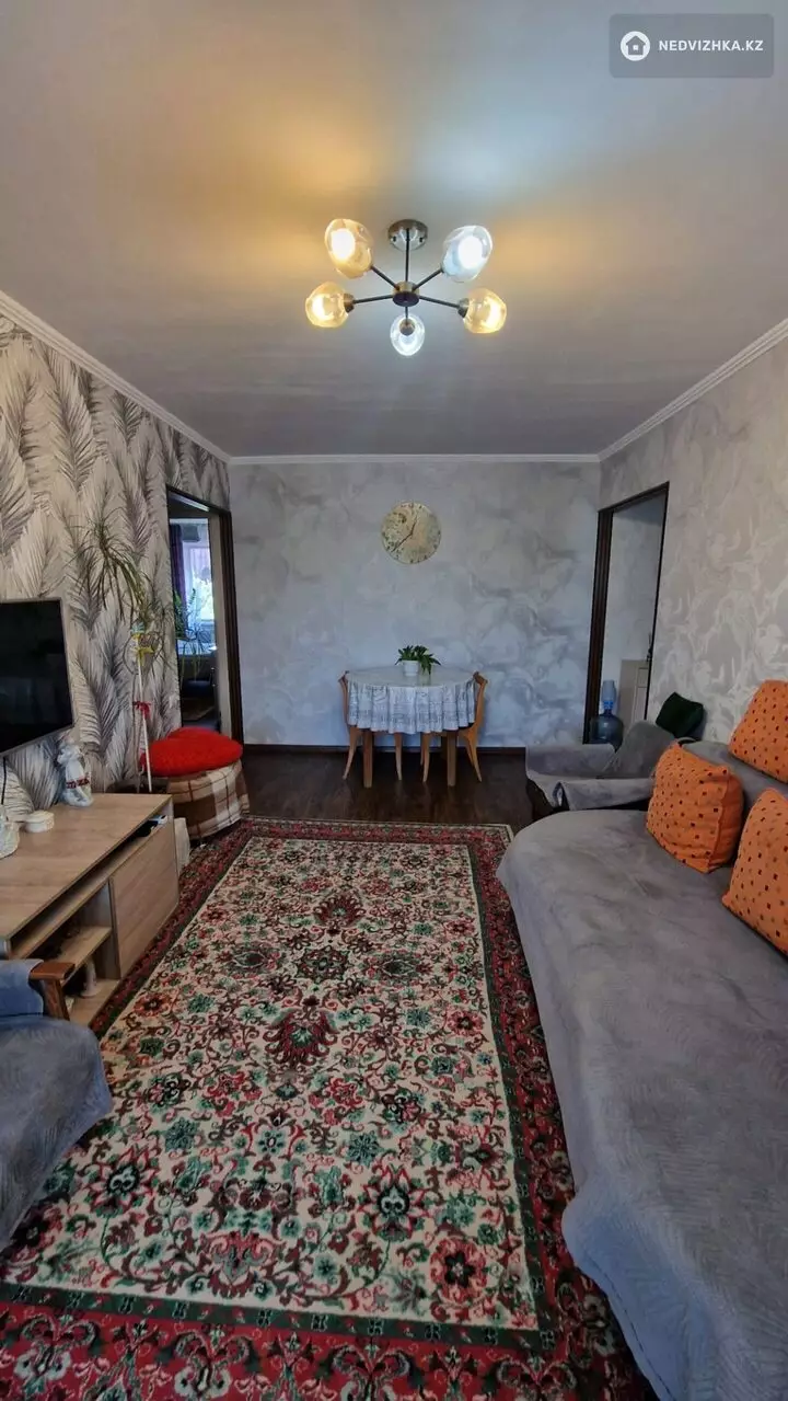 3-комнатная квартира, этаж 5 из 5, 66 м², фотография 2