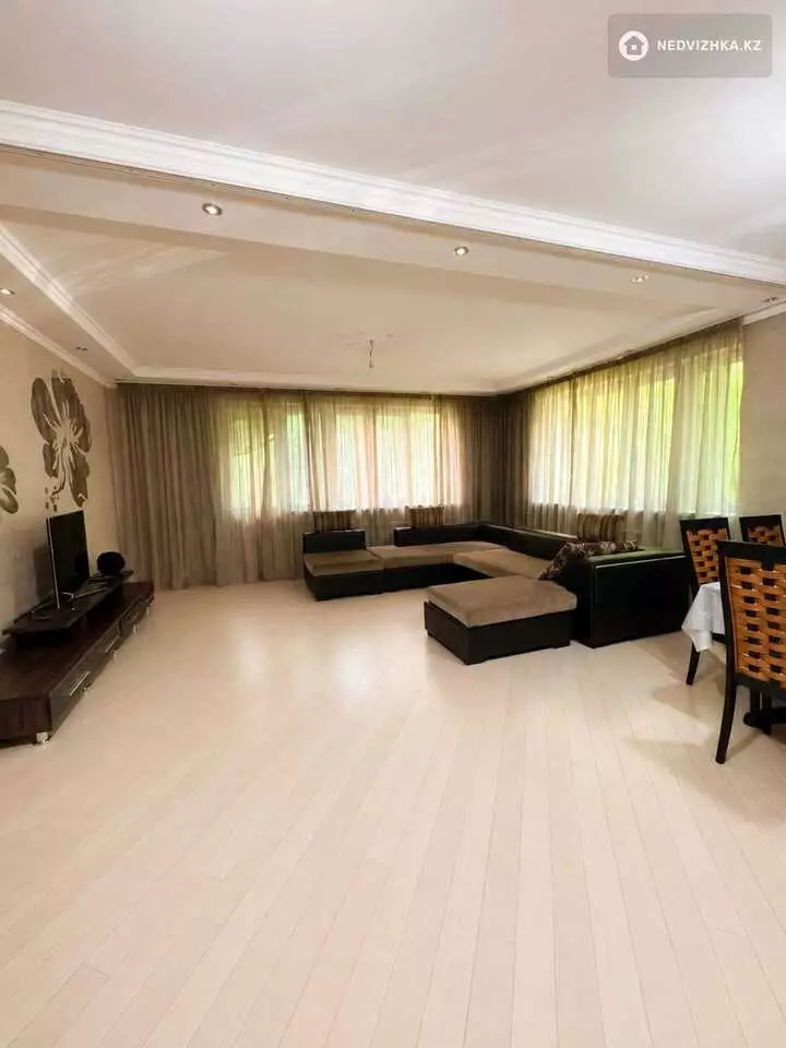 2-комнатная квартира, этаж 2 из 5, 88 м²