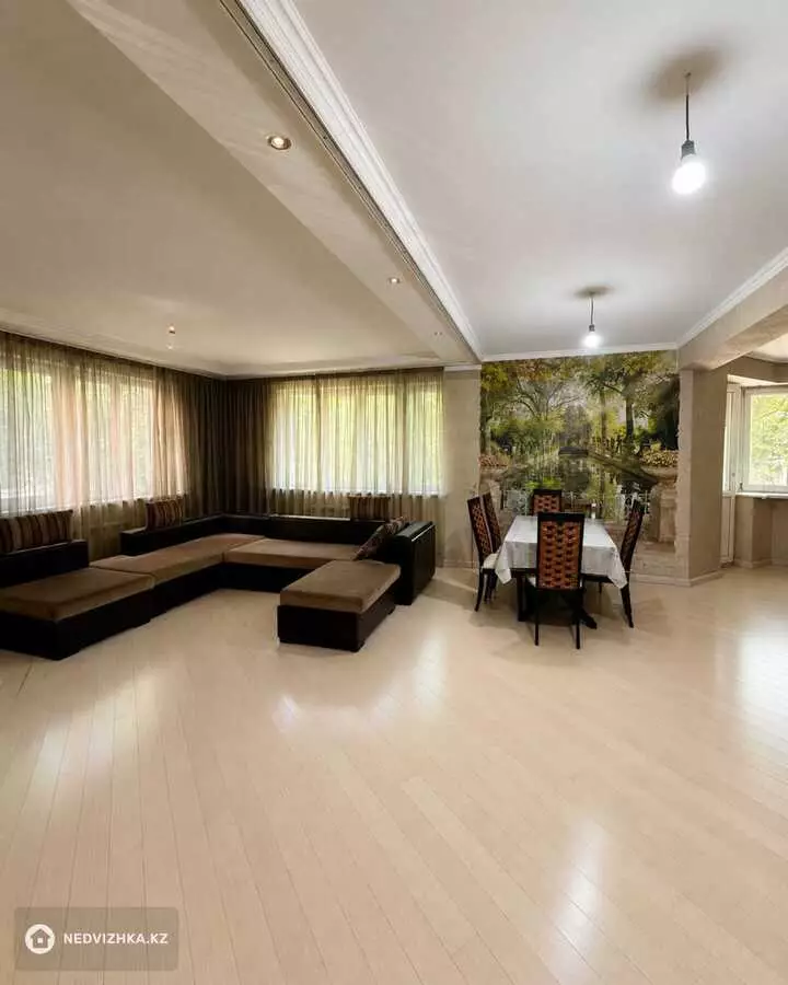 2-комнатная квартира, этаж 2 из 5, 88 м², фотография 2