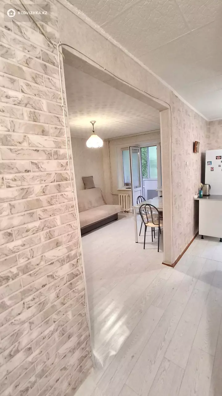 1-комнатная квартира, этаж 2 из 5, 31 м², фотография 2