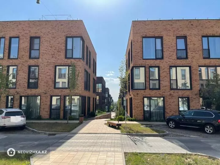 4-комнатная квартира, этаж 3 из 3, 120 м²